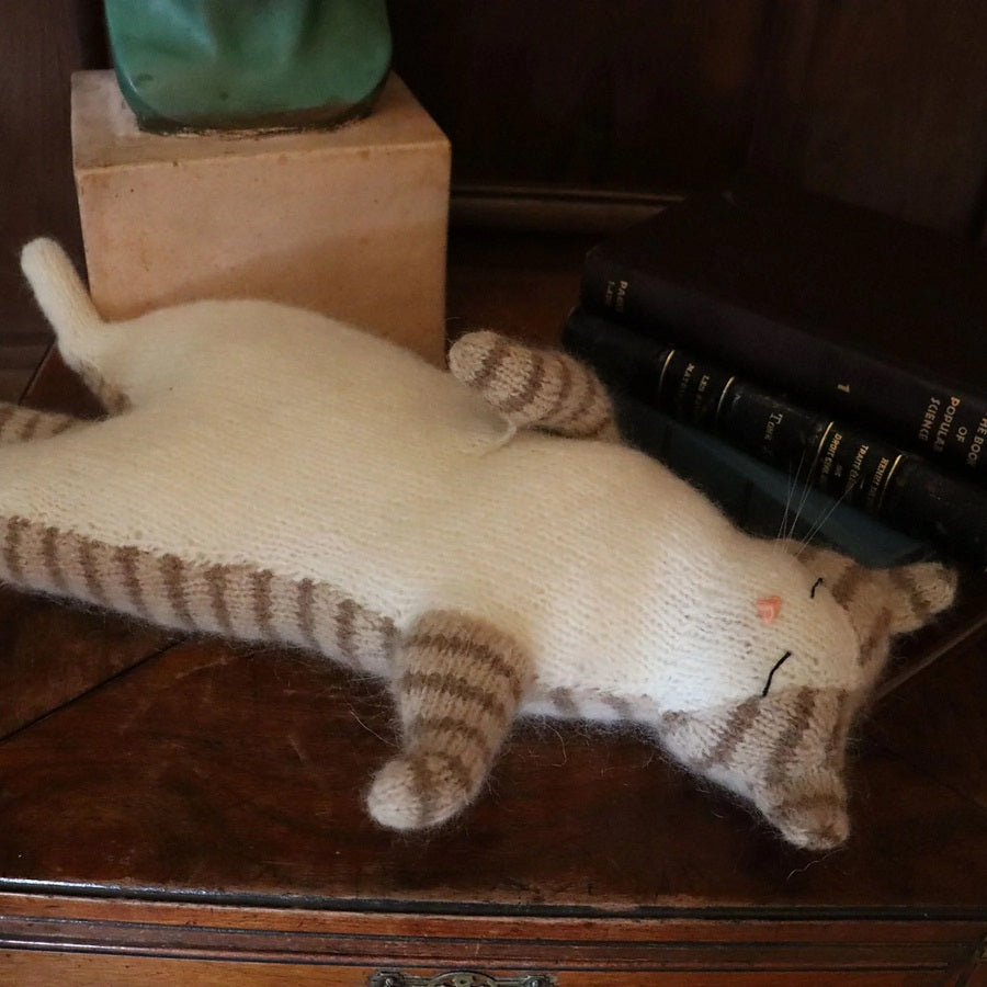 Victorian Housecat to Knit Book