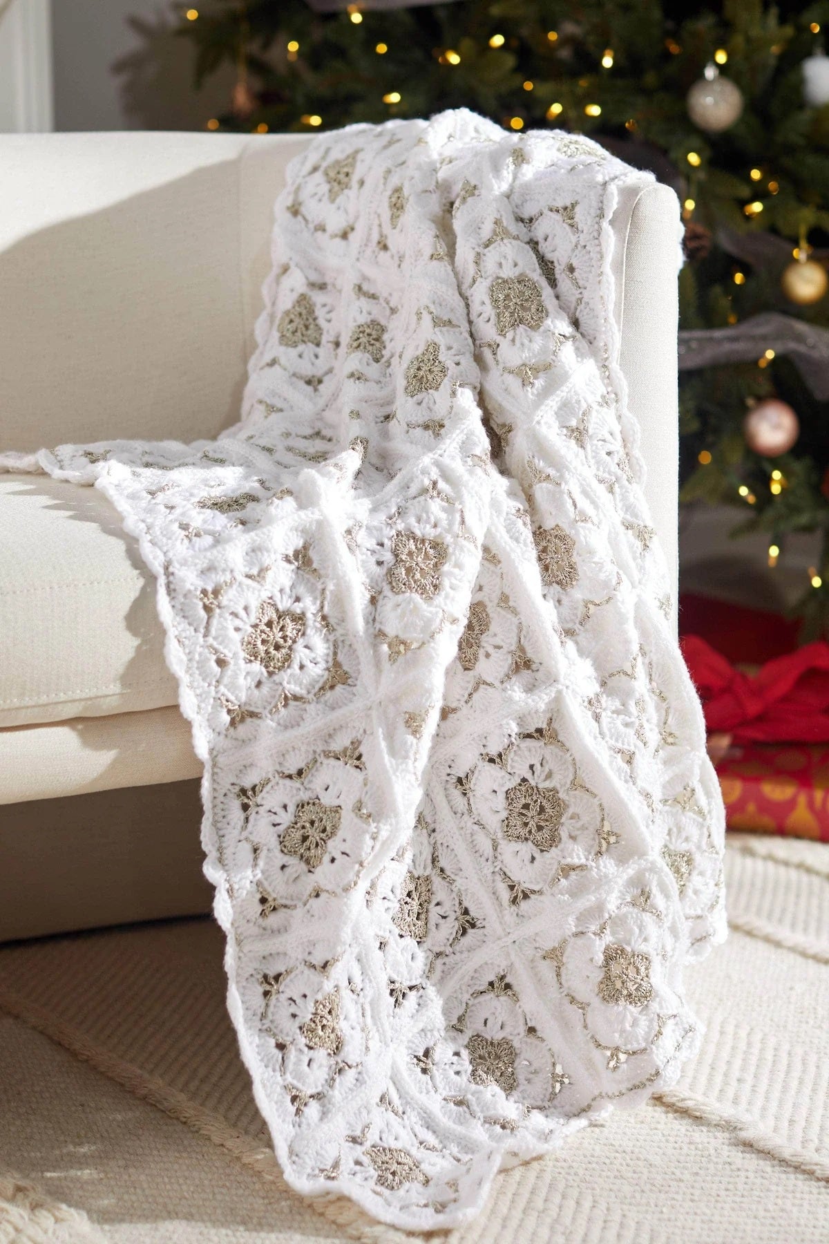 Free Poinsettia Throw Pattern