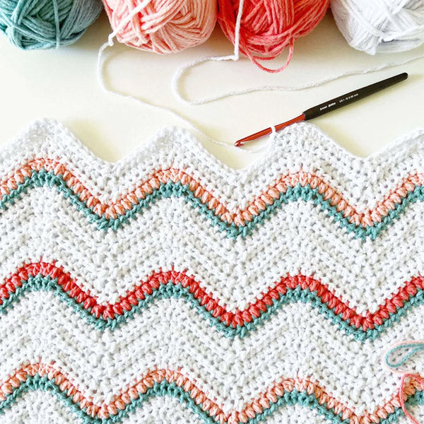 Free Bernat Crochet Tulip Ripple Blanket Pattern