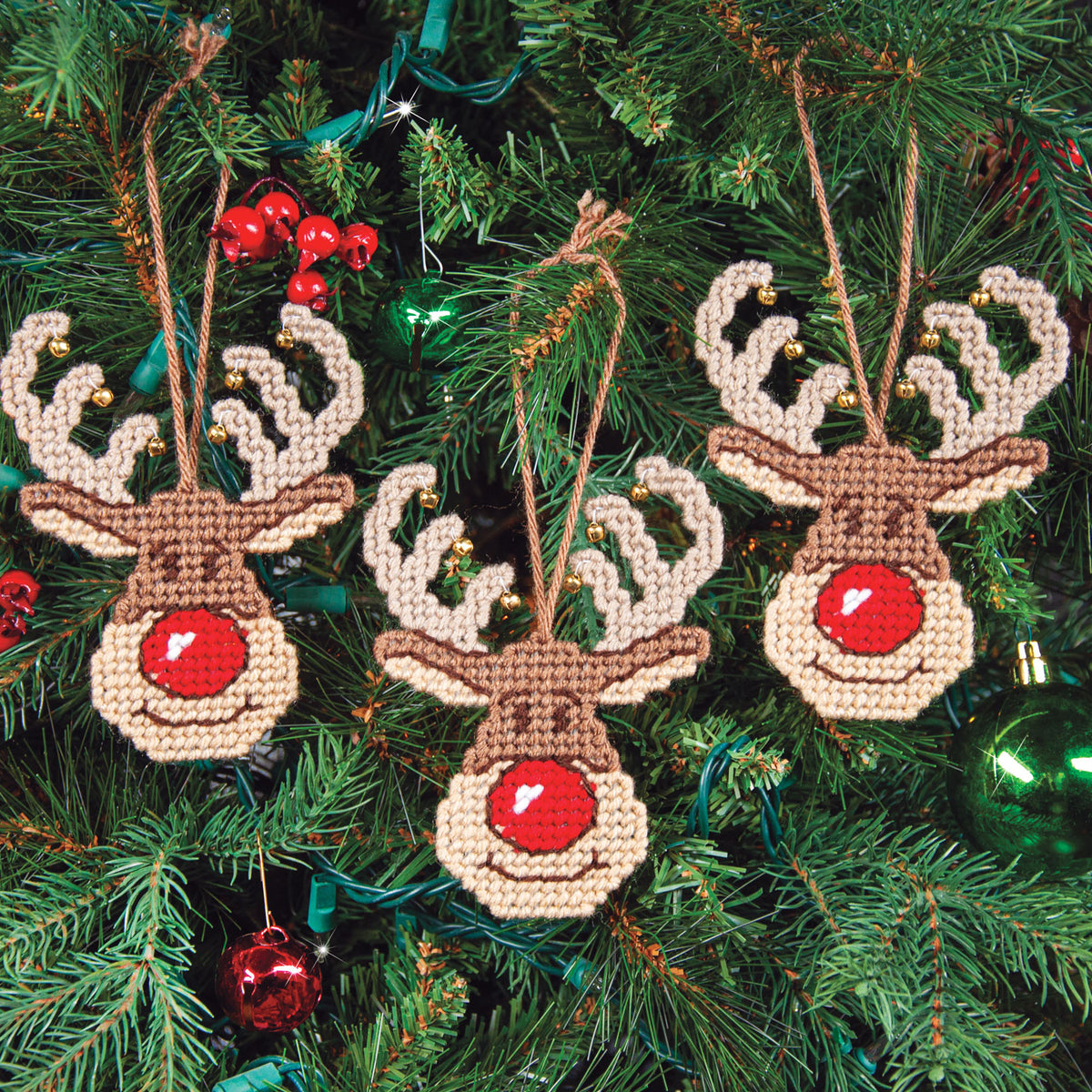 M34741 jingle deer plastic canvas ornaments kit – mary maxim ltd