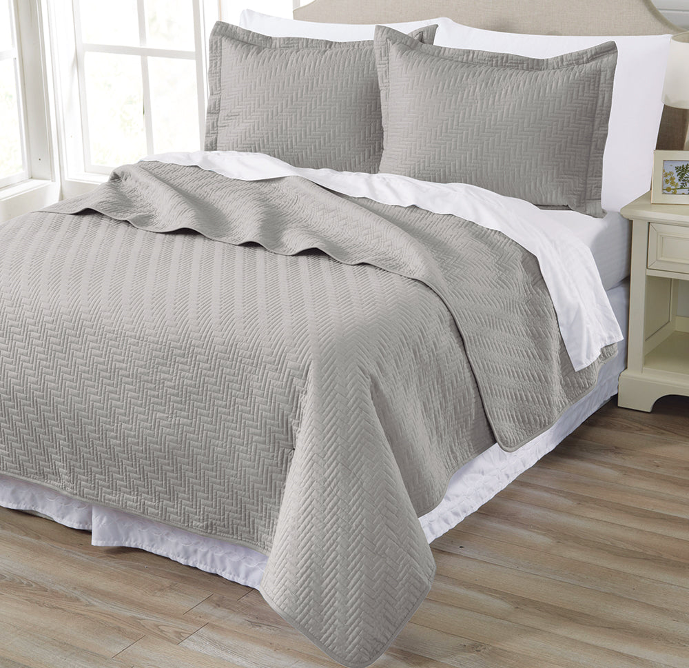 Louise Mushroom Reversible Quilt Set