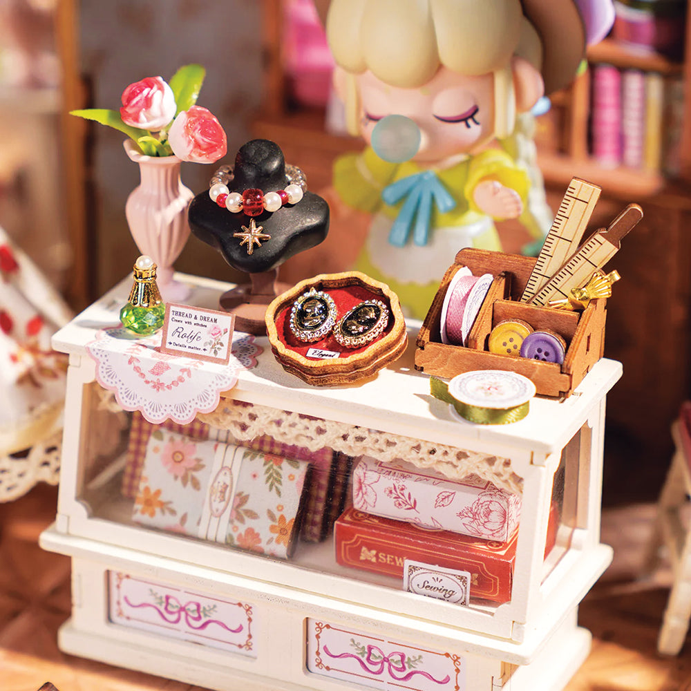 Elsa's Tailoring Wood Model Kit