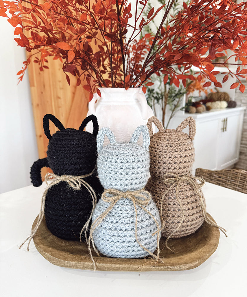 Rustic Farmhouse Ami Cats