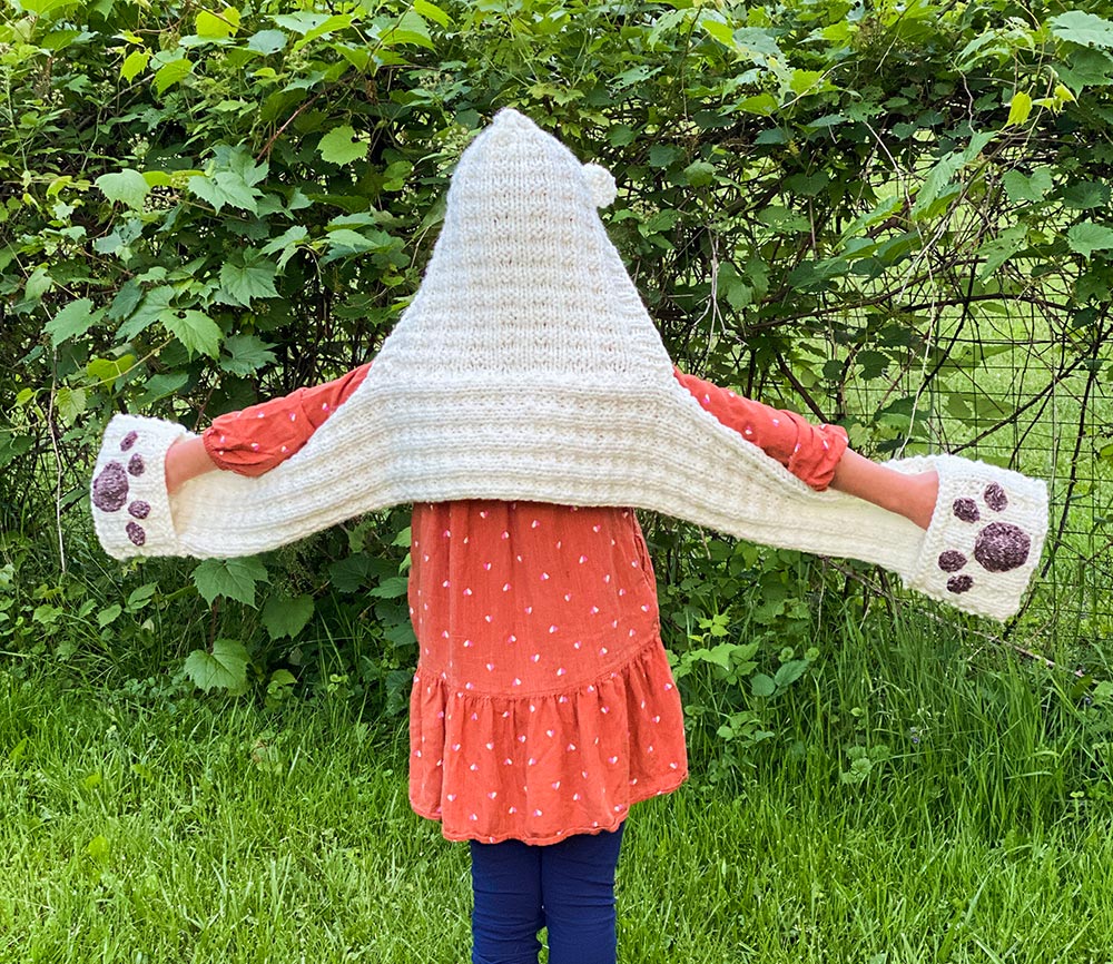 Paw Prints Hooded Scarf Kit