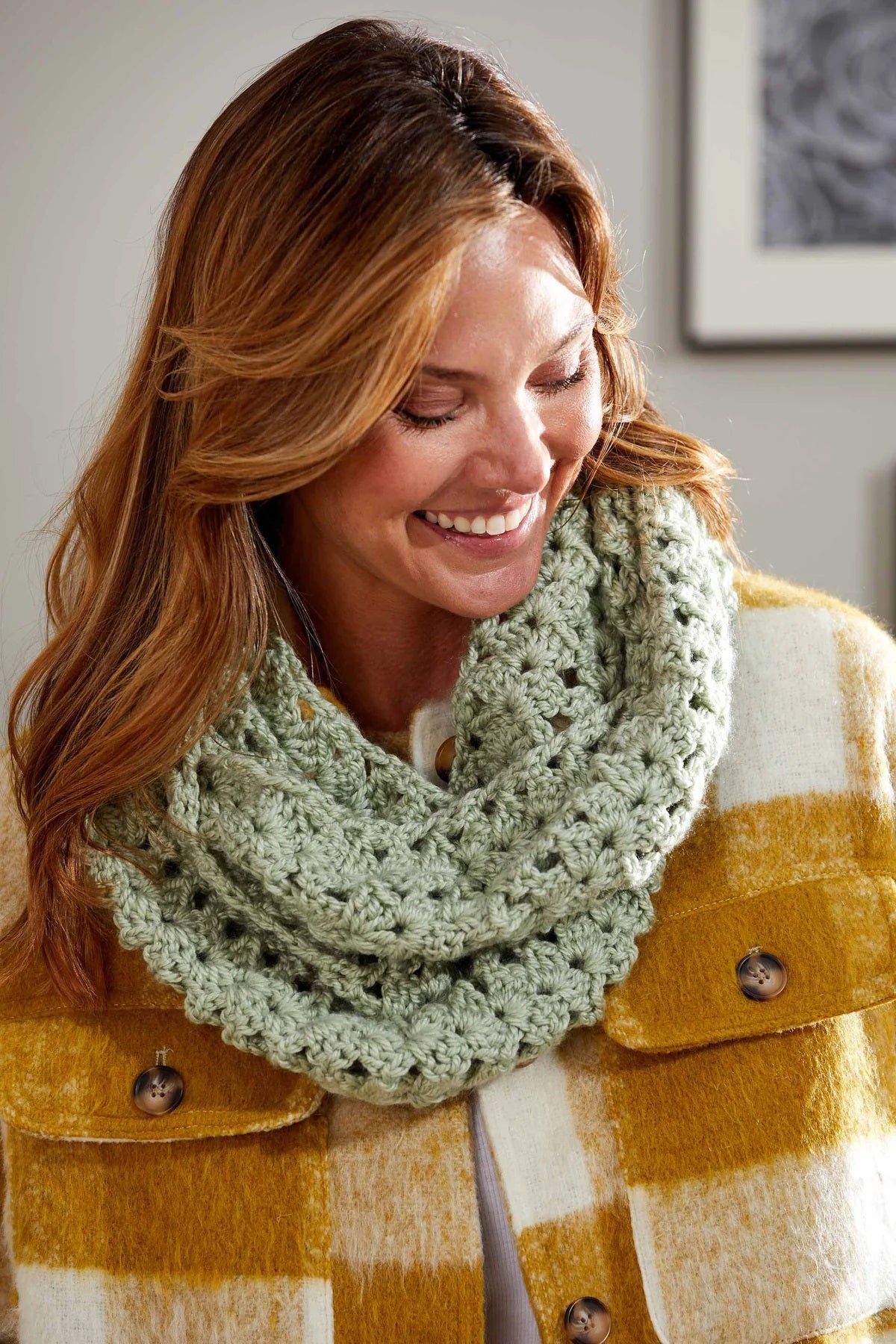 Free Crochet Open Fan Stitch Cowl Pattern