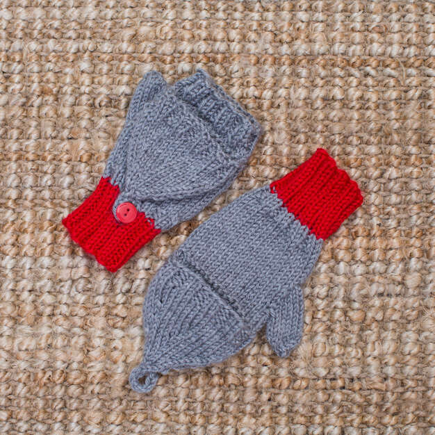 Free Flip Top Kids Mittens Pattern
