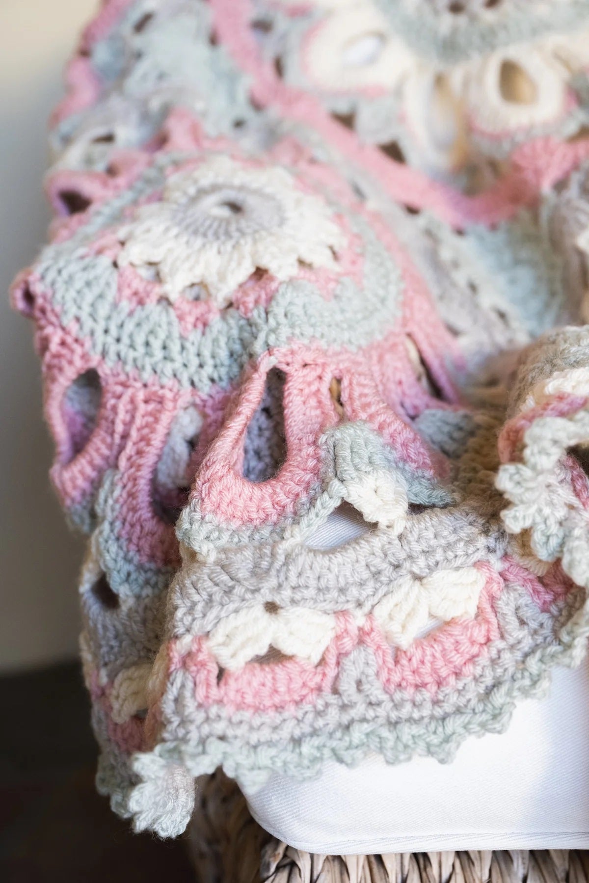 Modèle afghan de cercle de fleurs gratuit