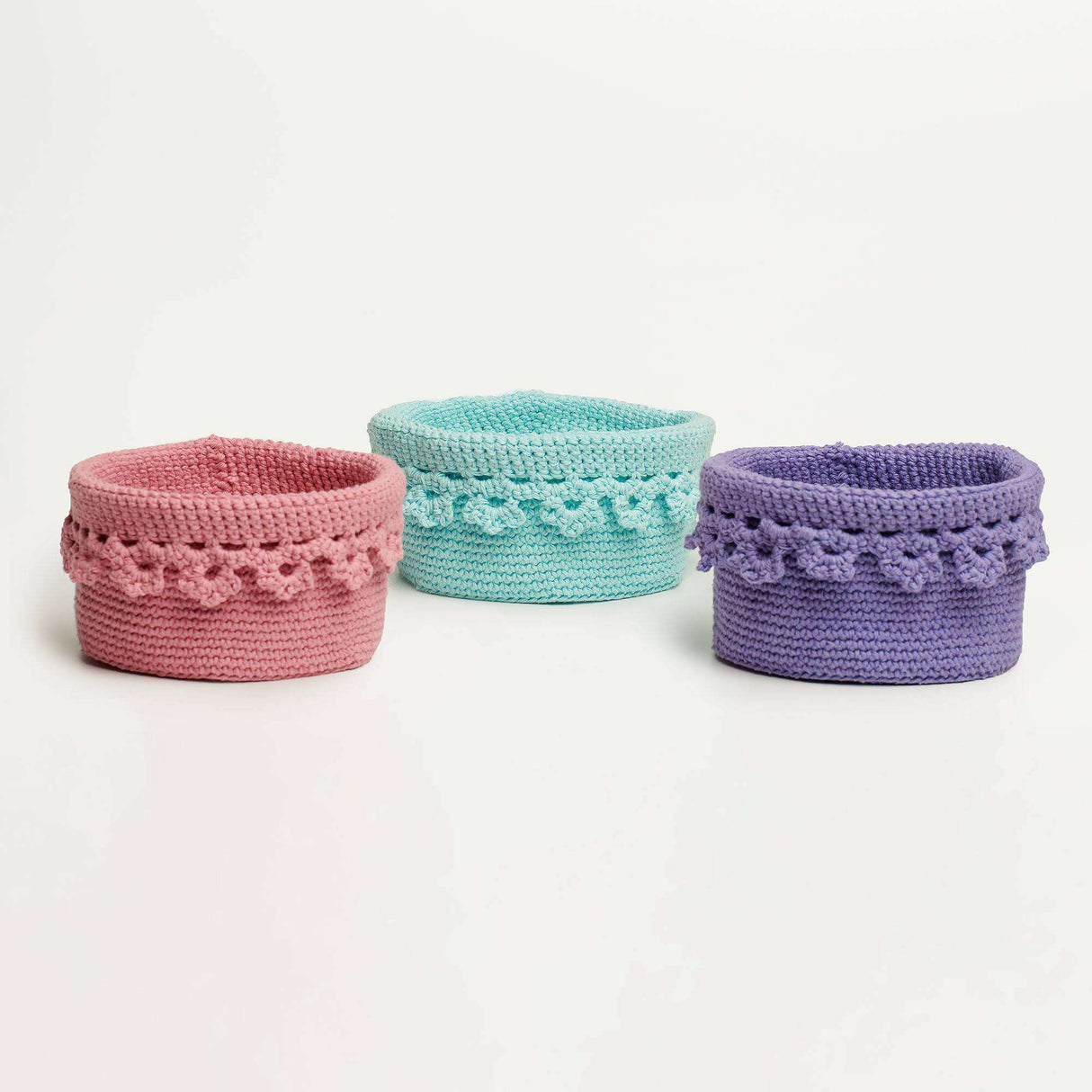 Free Floral Edge Crochet Basket Pattern