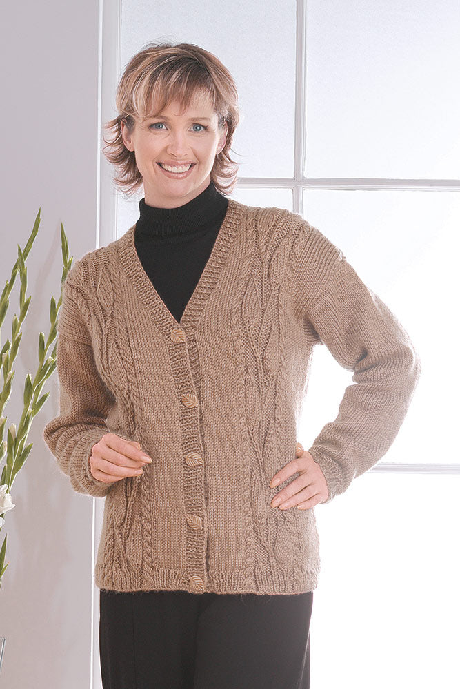 Modèle de cardigan à feuilles traînantes