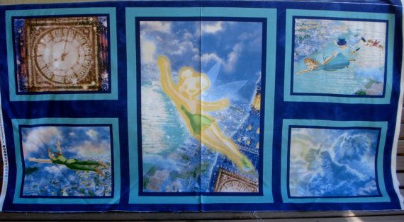 Fée Clochette et Peter Pan s'envolent vers le panneau de tissu Neverla
