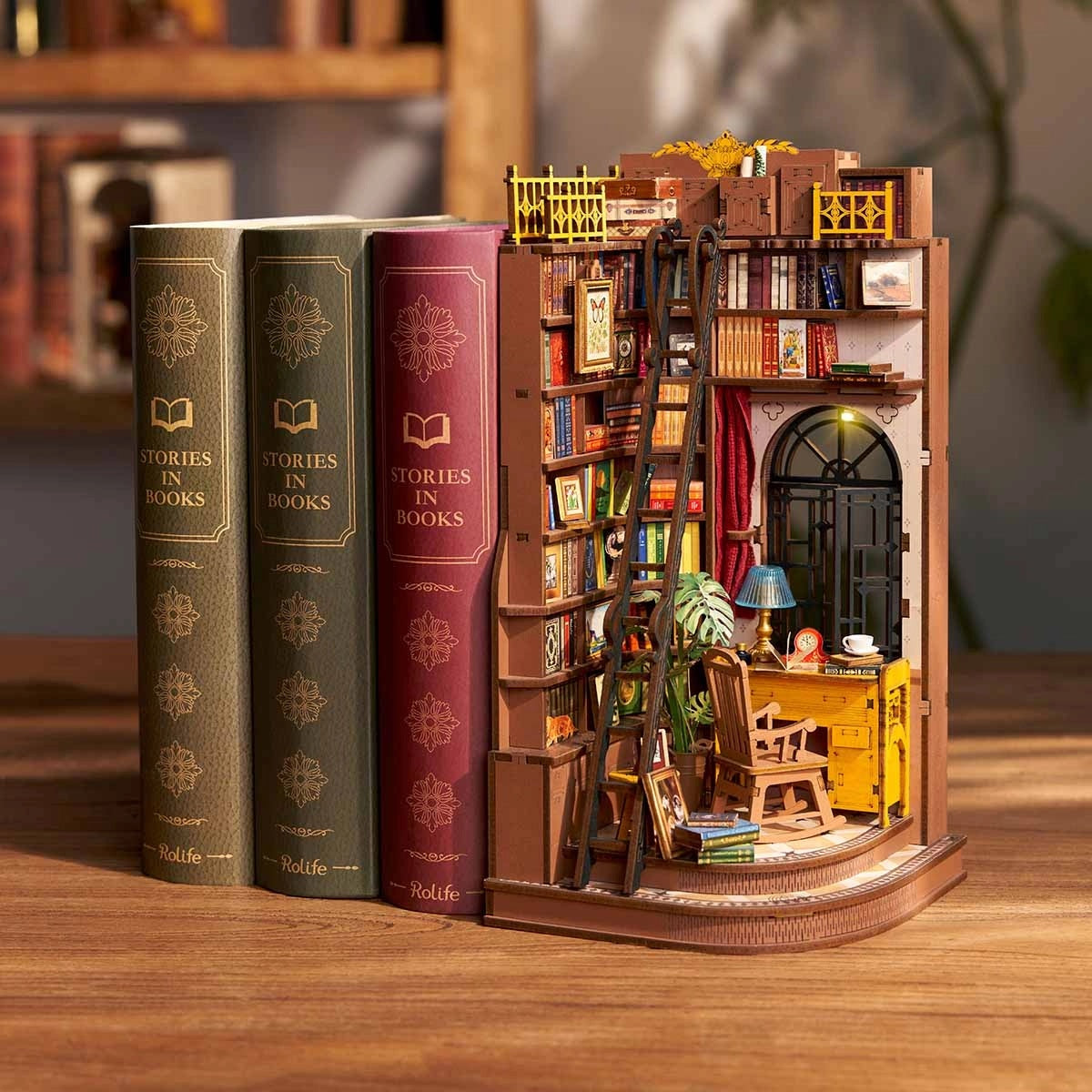 Silent Corner Study Book End Wood Model Kit
