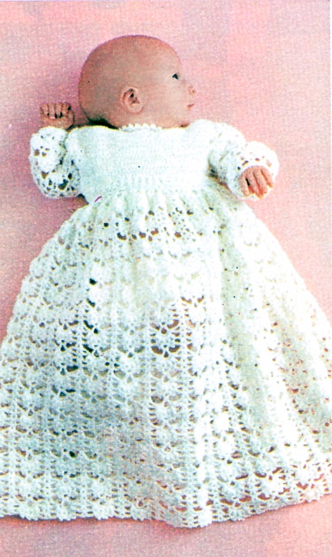 Modèle de robe de baptême ou de robe courte