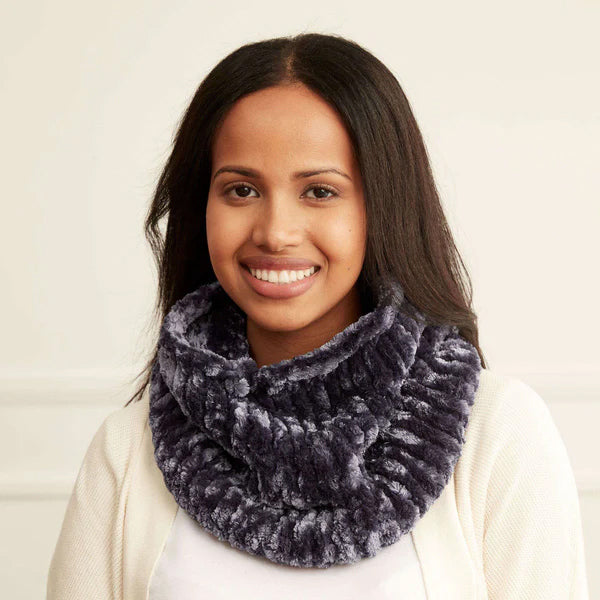 Free Bernat Sumptuous Knit Cowl Pattern