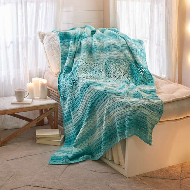 Free Crochet Pretty Squares-in-a-Row Bed Throw Pattern
