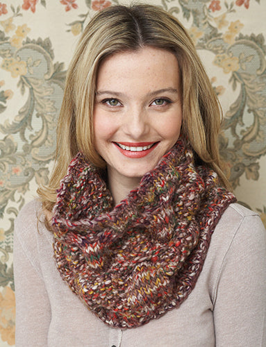 Free Cable Texture Cowl Pattern